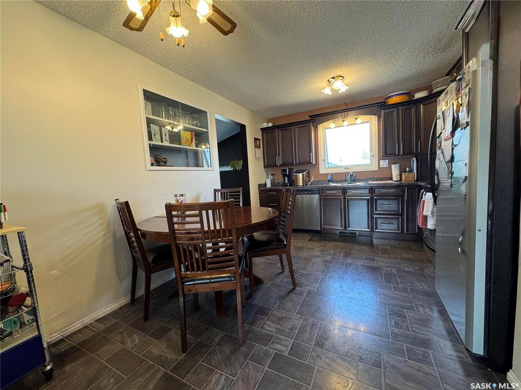 Photo de la propriété: 320 1st Avenue E SK S0K 1N0