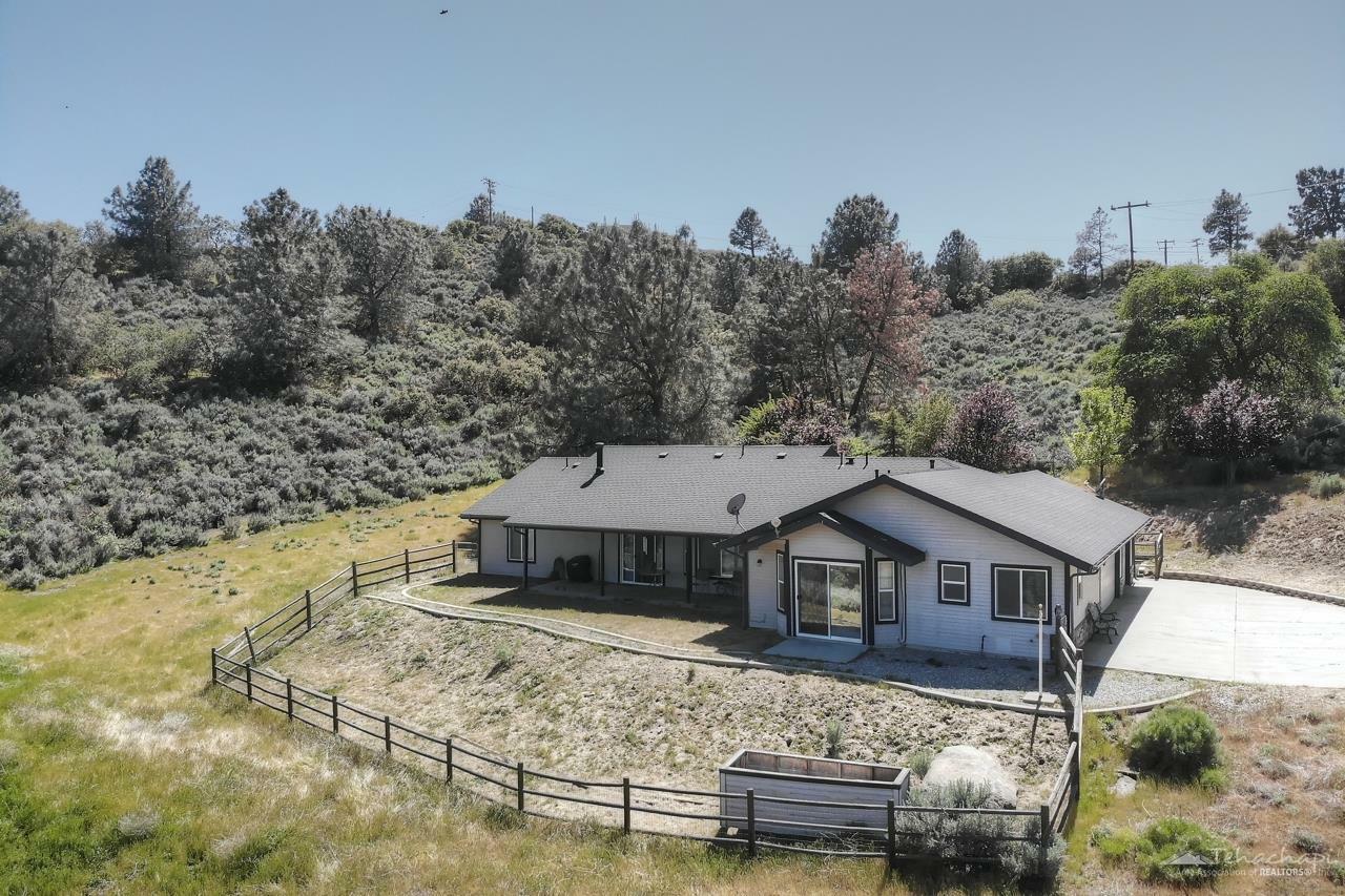 Property Photo: 22550 Shenandoah Place CA 93561