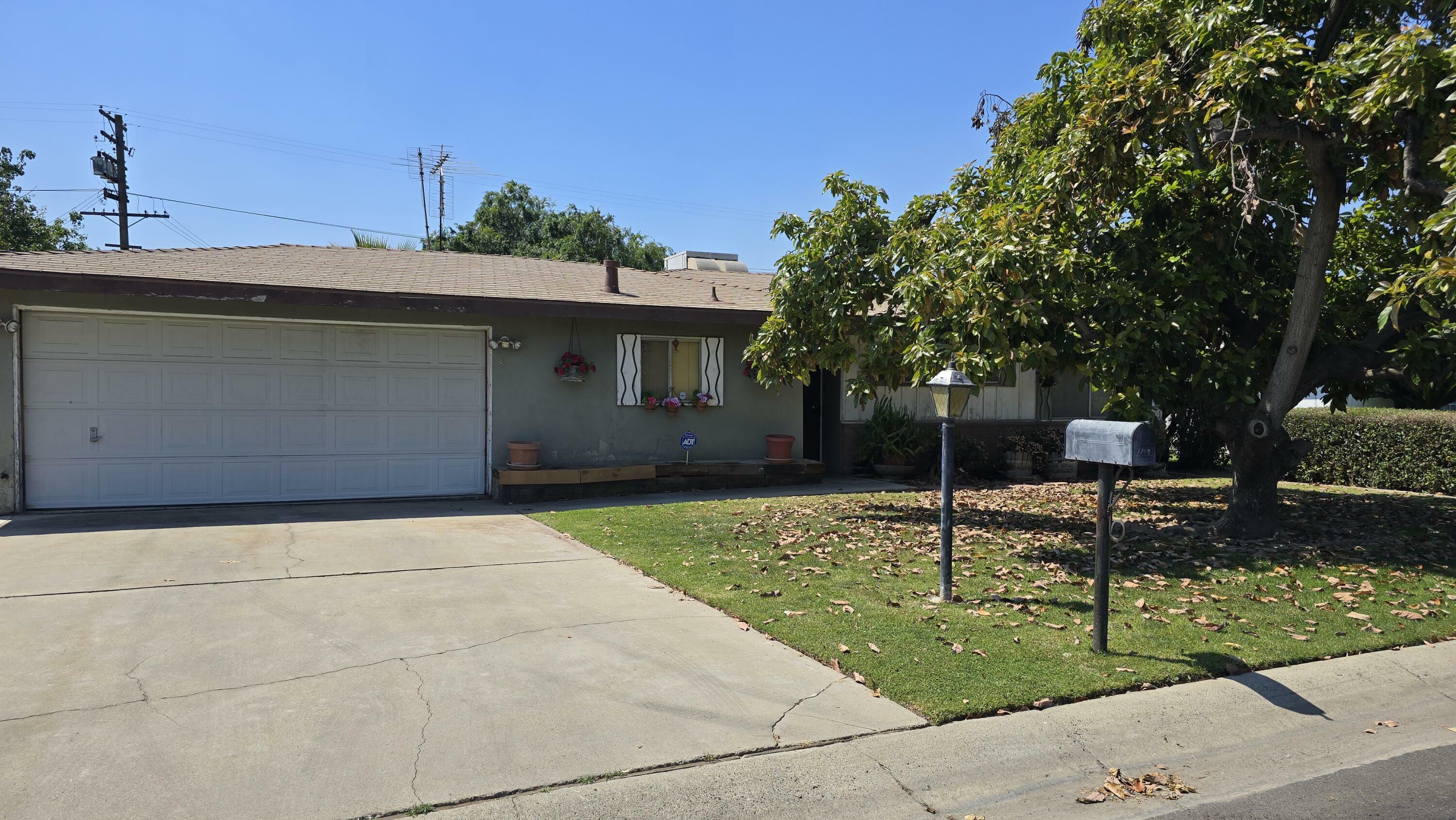 1705 W Dorothea Avenue  Visalia CA 93277 photo