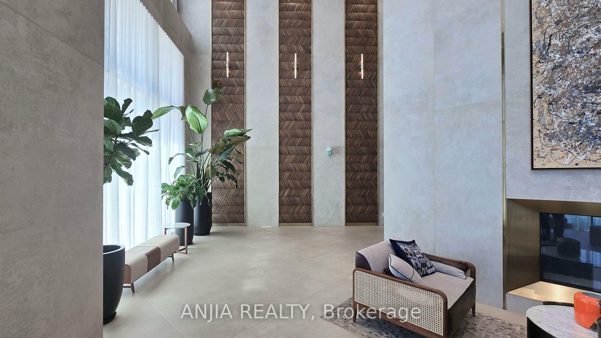 Property Photo:  1000 Portage Parkway 1712  ON L4K 0L1 