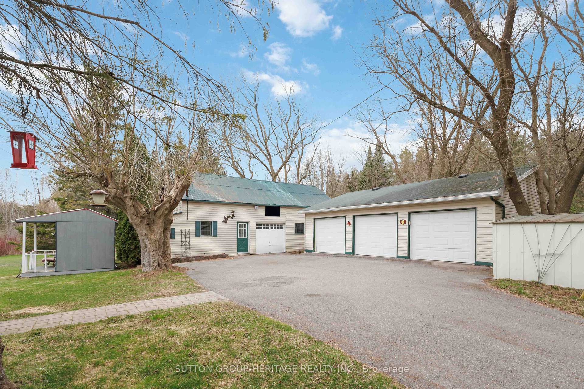 Property Photo: 3652 Concession 4 Road ON L0B 1M0