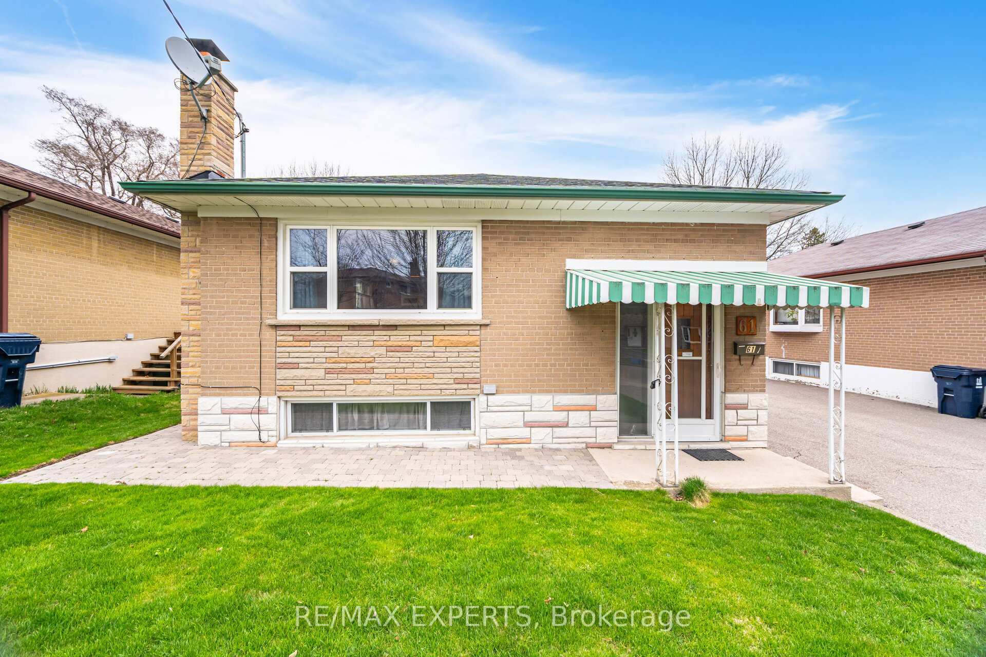 Property Photo: 61 Sharbot Avenue ON M1H 1Z2