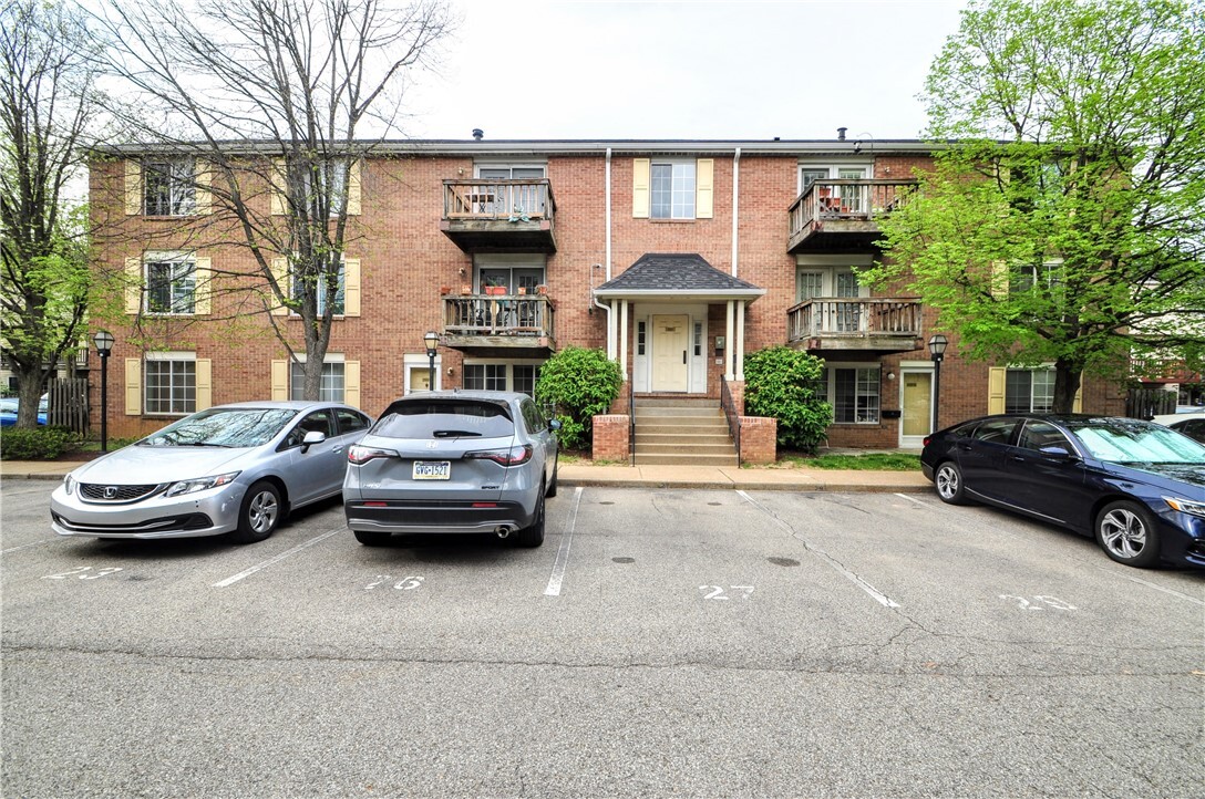 Property Photo: 200 Holmes Pl 12 PA 15213