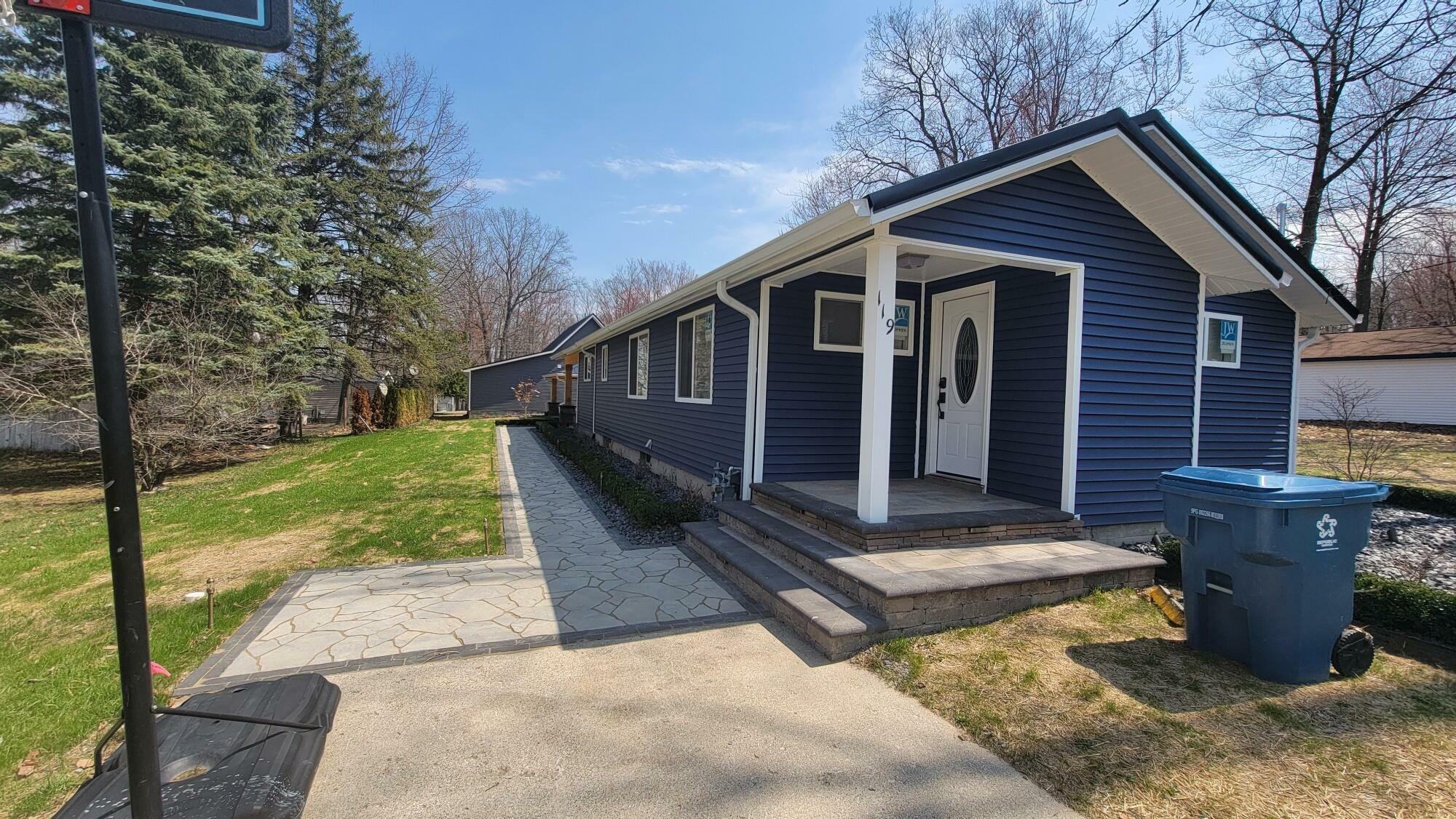 119 Desoto Avenue  Houghton Lake MI 48629 photo