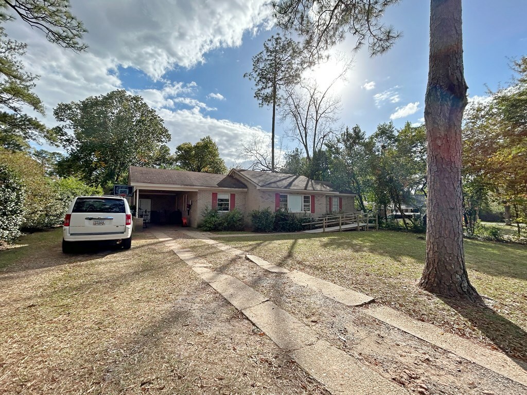 Property Photo: 2024 Stuart Avenue GA 31707