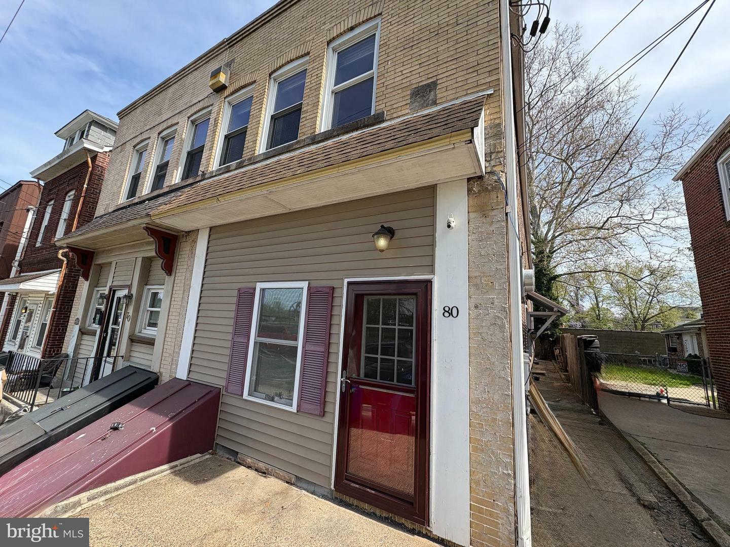 Property Photo: 80 Alden Ave Unit #2 NJ 08554
