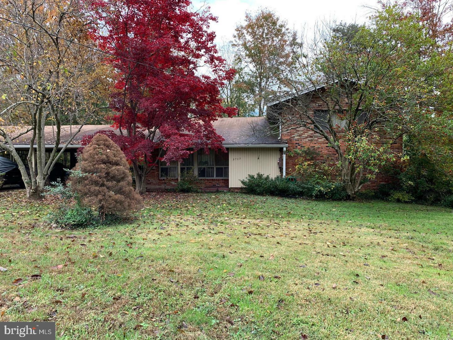 Property Photo: 3743 Chain Bridge Road VA 22030