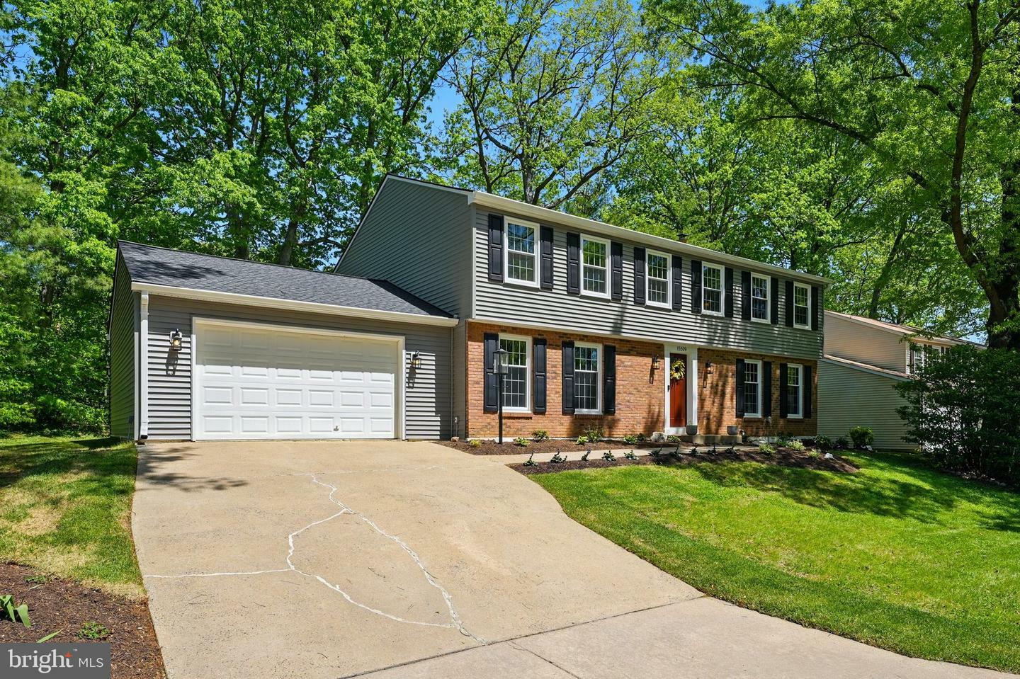 Property Photo: 15509 Ridgecrest Drive VA 22025