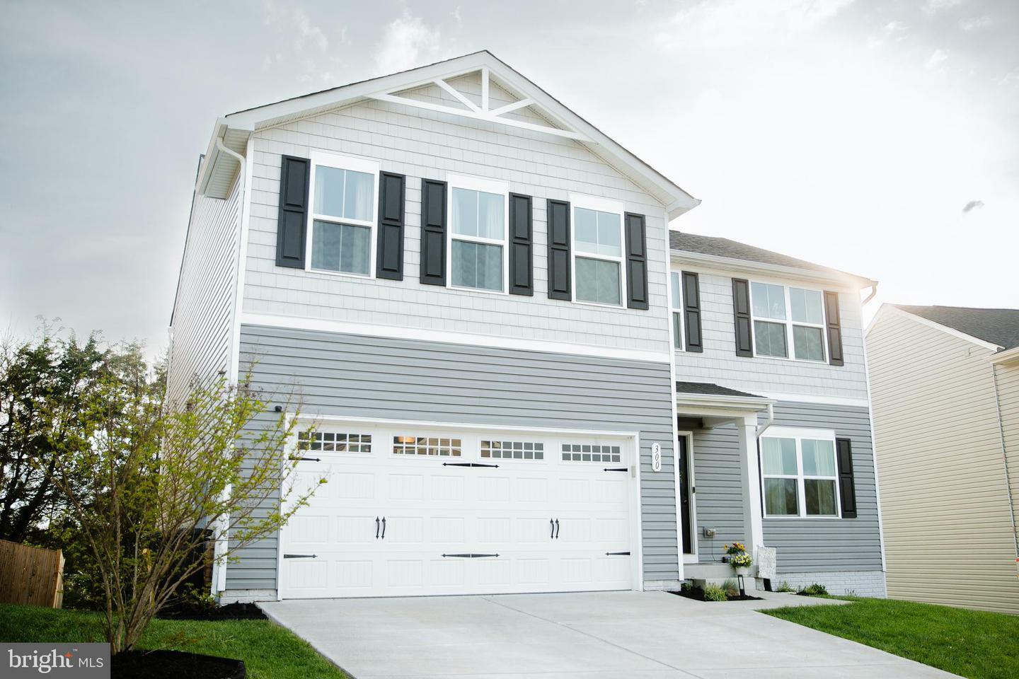 Property Photo: 300 Coville Street VA 22645
