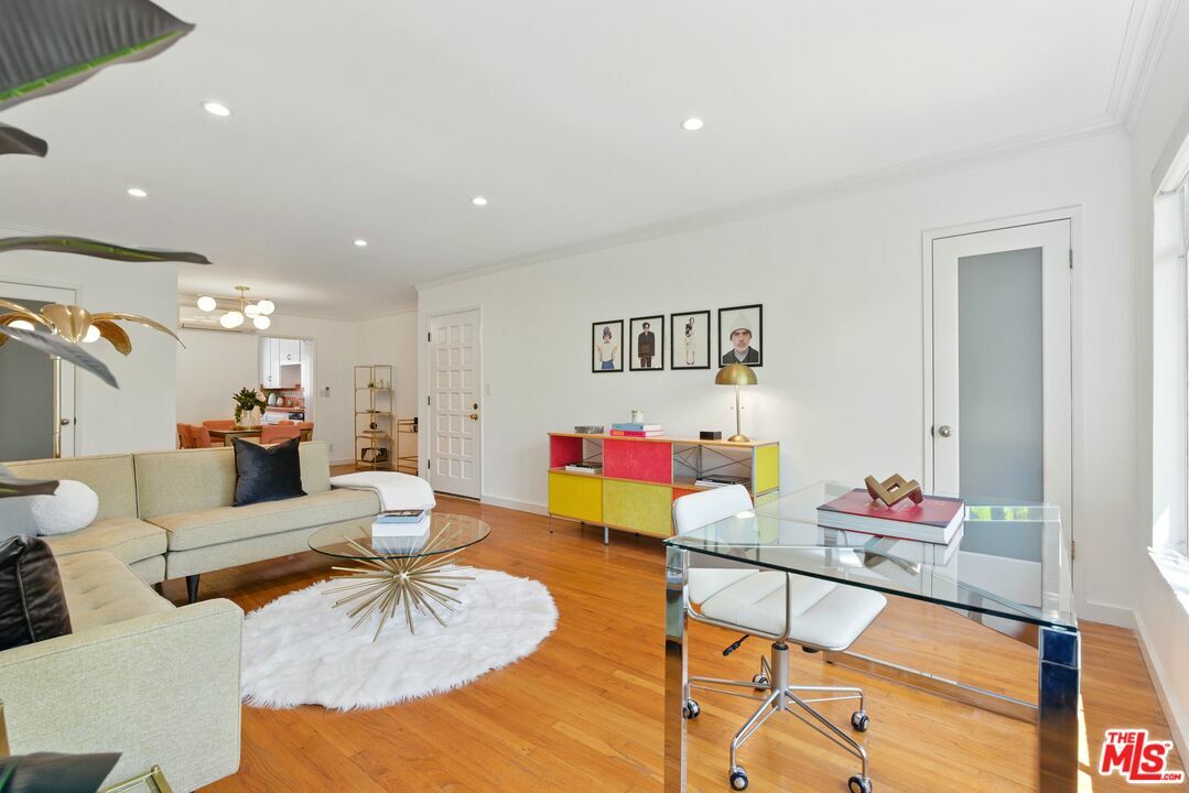 Property Photo: 1615 N Laurel Ave CA 90046