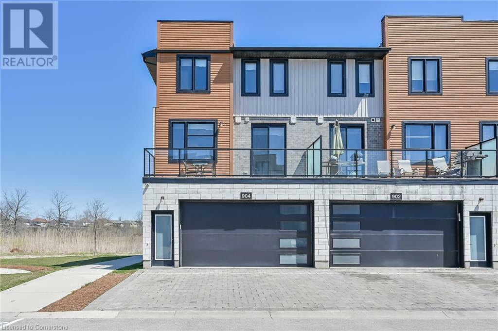 Property Photo: 904 West Village Square ON N6H 0J7