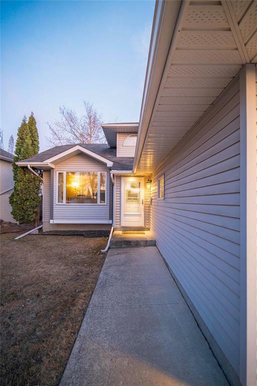 Property Photo: 126 Trudell Bay MB R2C 4X5