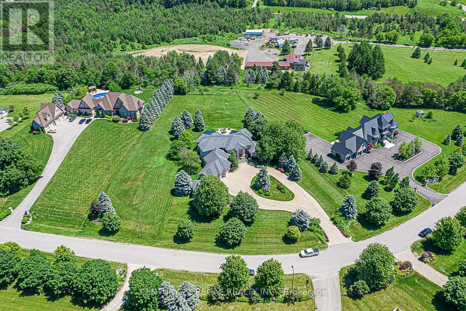 Property Photo: 16 South Lake Woods Drive ON L4A 1P9