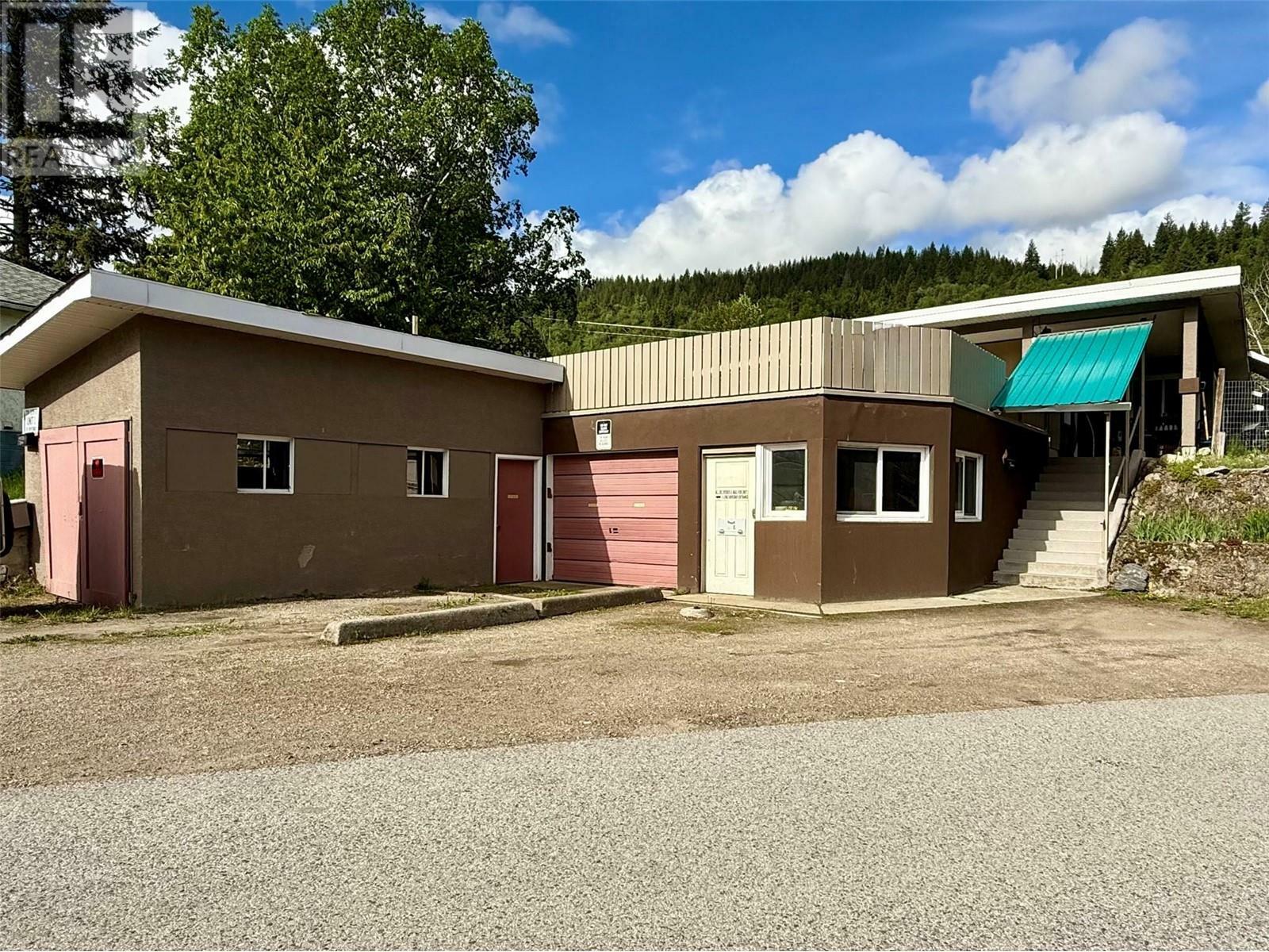 Photo de la propriété: 714 12th Street BC V1N 2K3