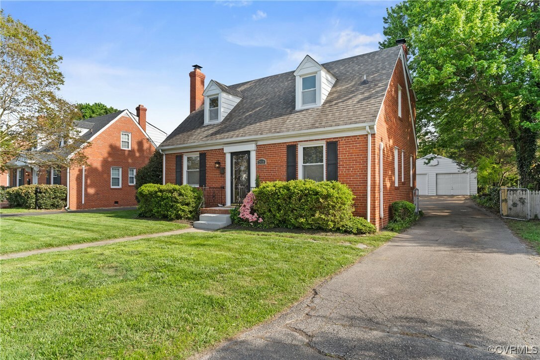 Property Photo: 2419 Dumbarton Road VA 23228