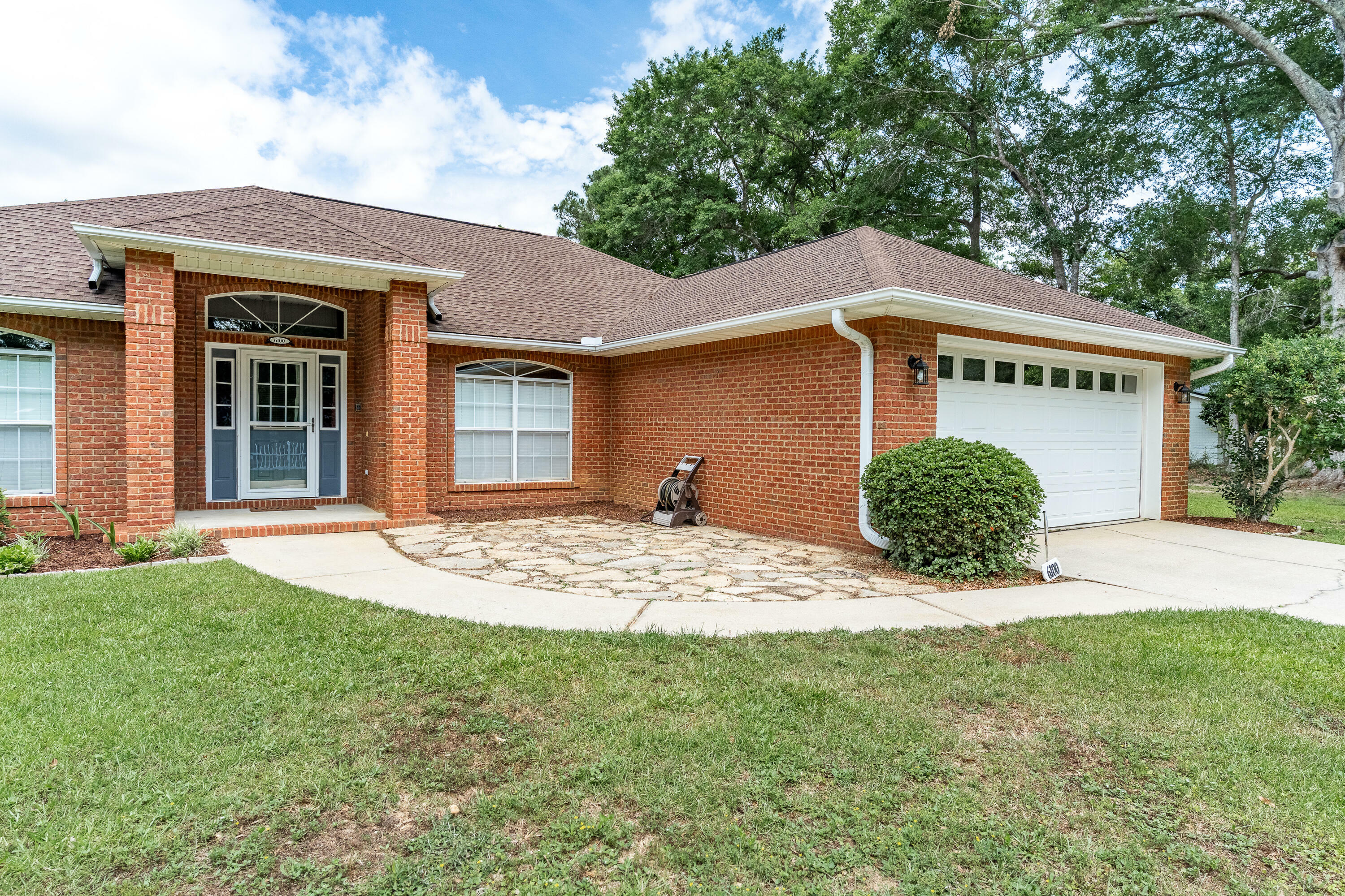 Property Photo: 6100 Buck Ward Road FL 32531