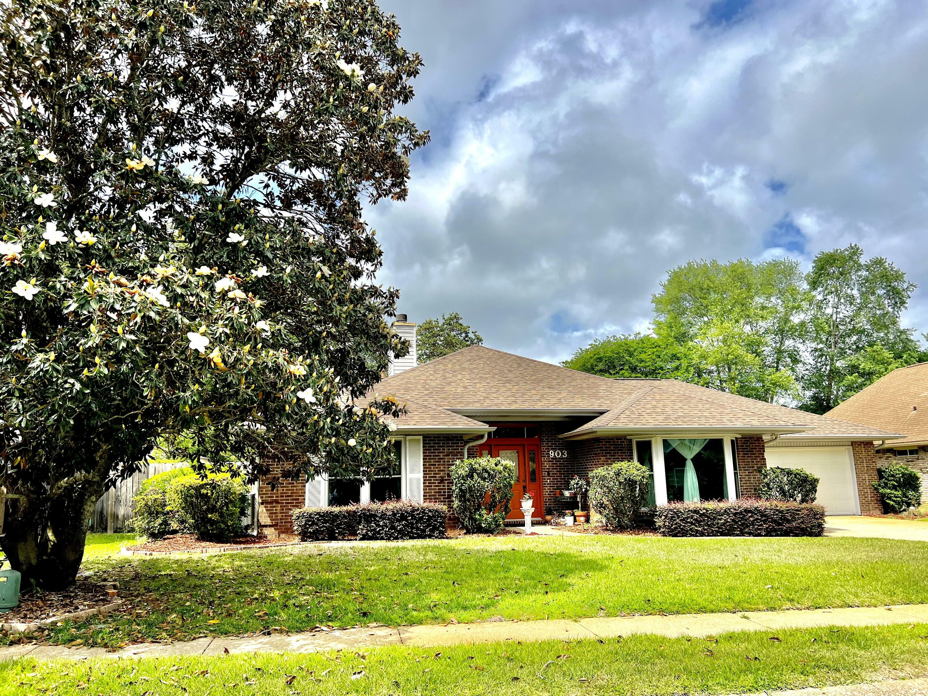 Property Photo: 903 Aloma Faye Lane FL 32547