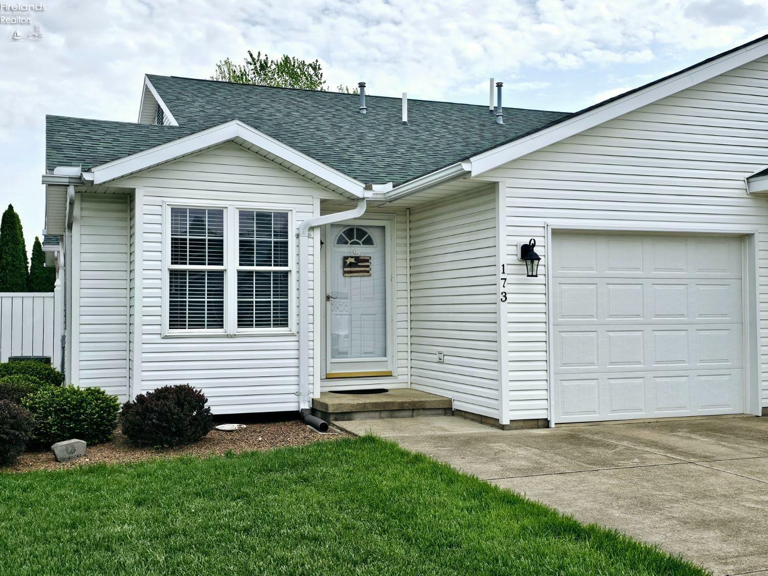 Property Photo: 173 Excalibur Dr OH 43410