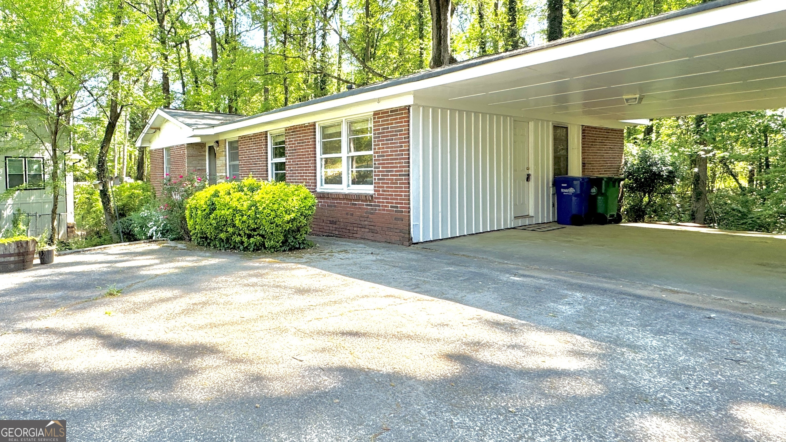 Property Photo: 1655 Tryon Road NE GA 30319