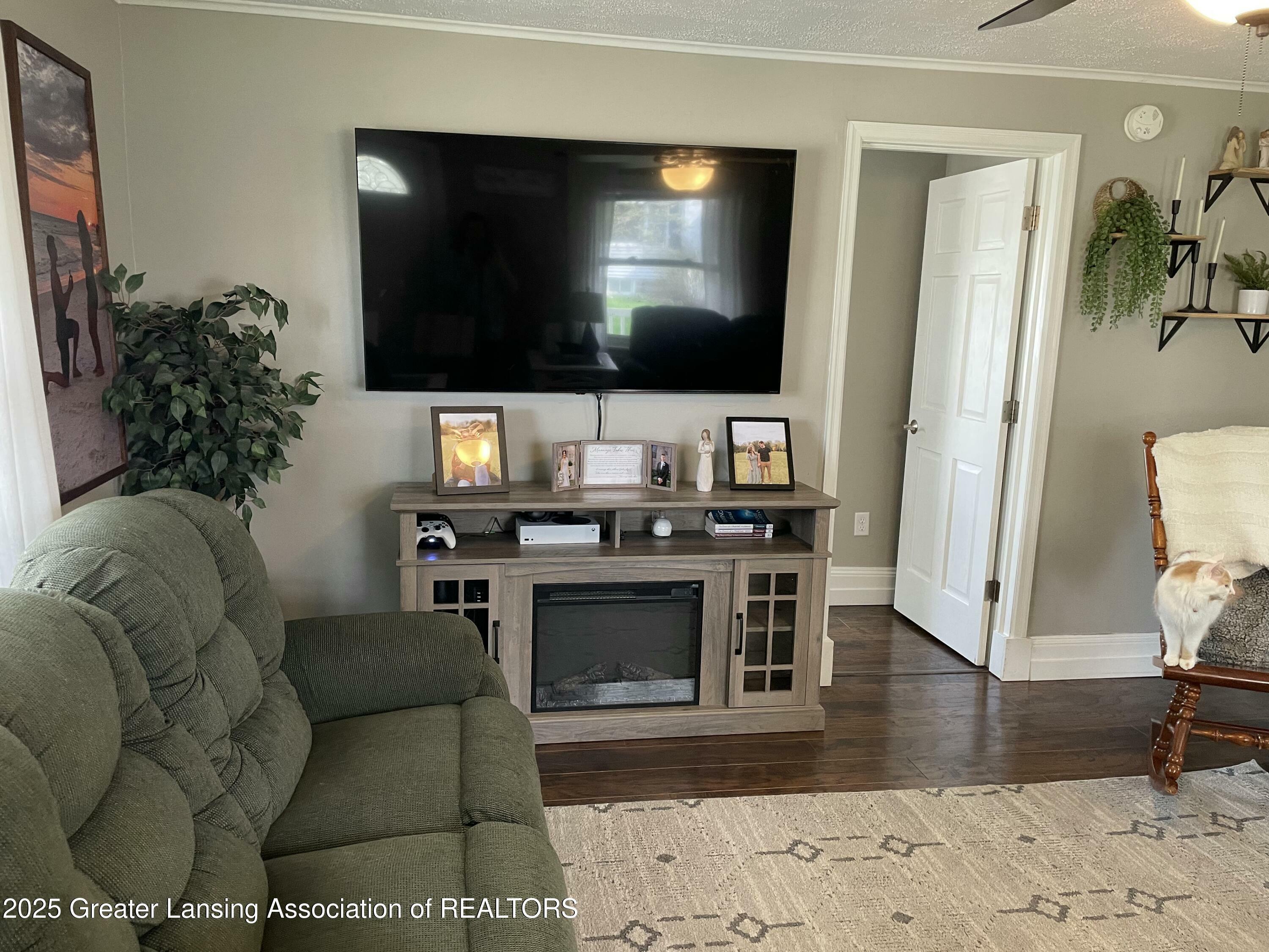 Property Photo: 426 S Main Street MI 48835