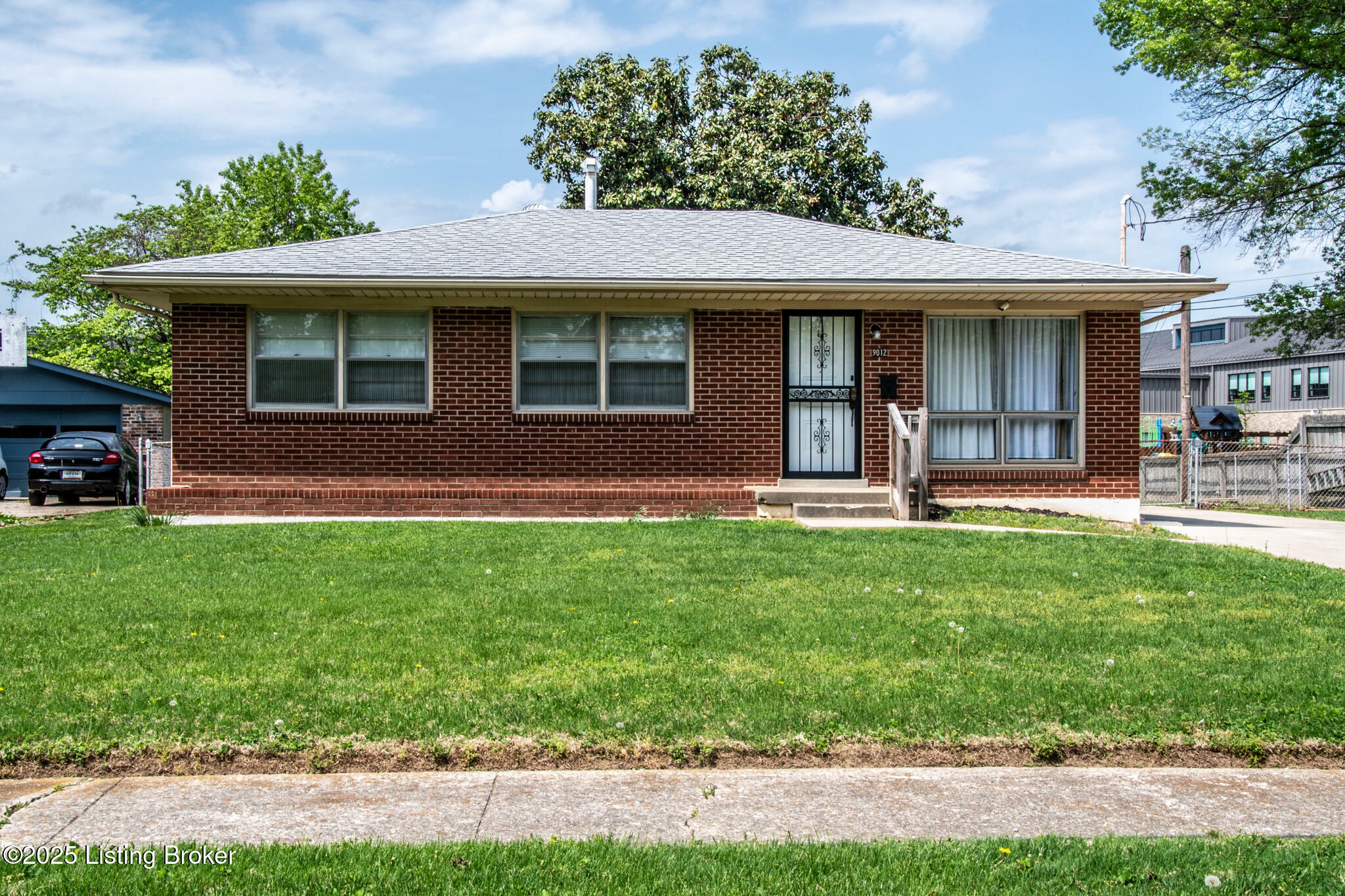 Property Photo: 9012 Cottingham Way KY 40258