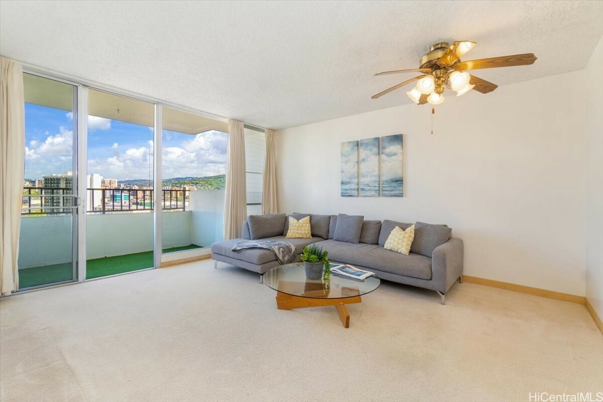 Property Photo: 796 Isenberg Street 11A HI 96826