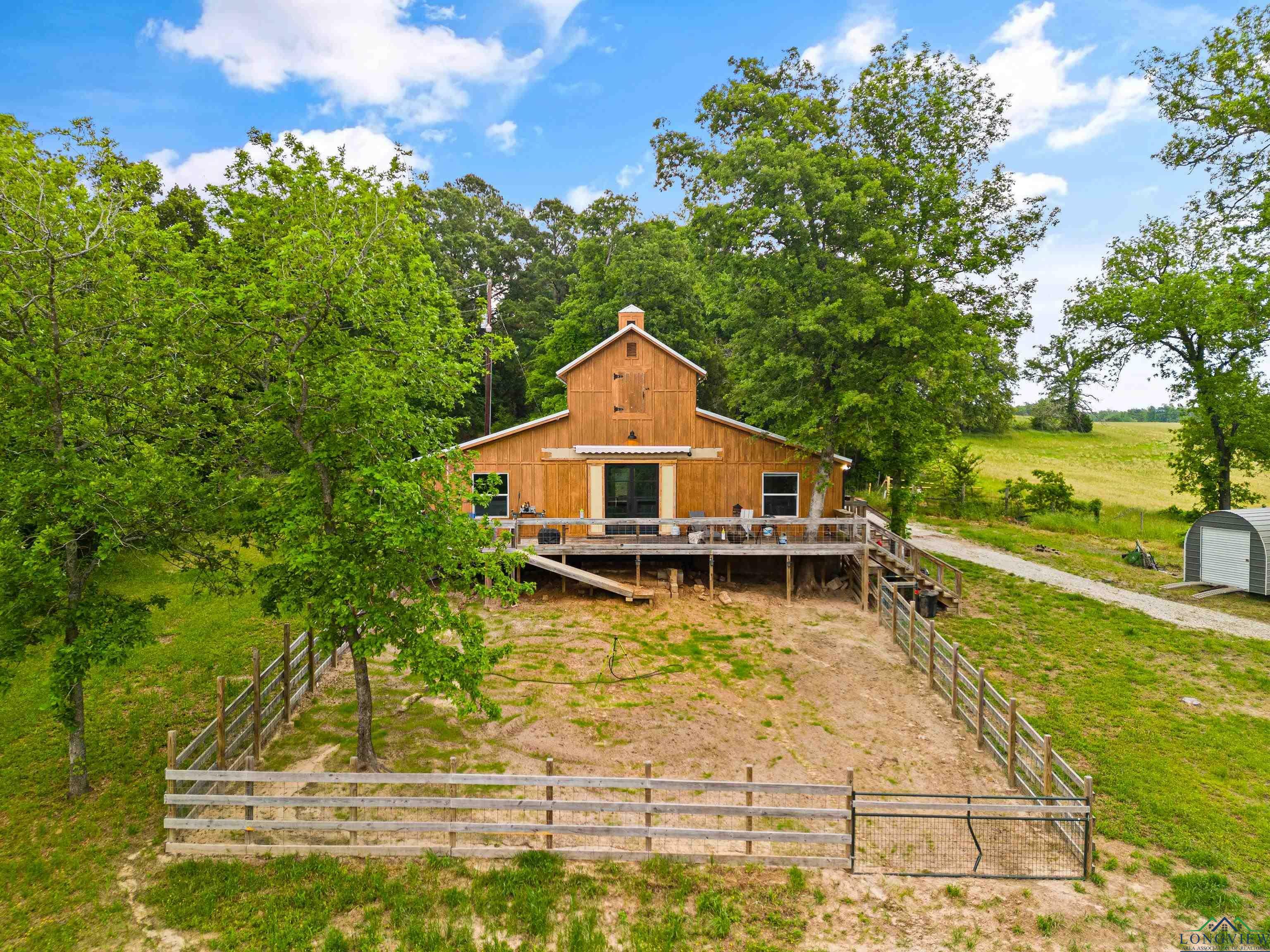 Property Photo: 1684 E County Road 236 1684 Brown Road TX 75652-1111