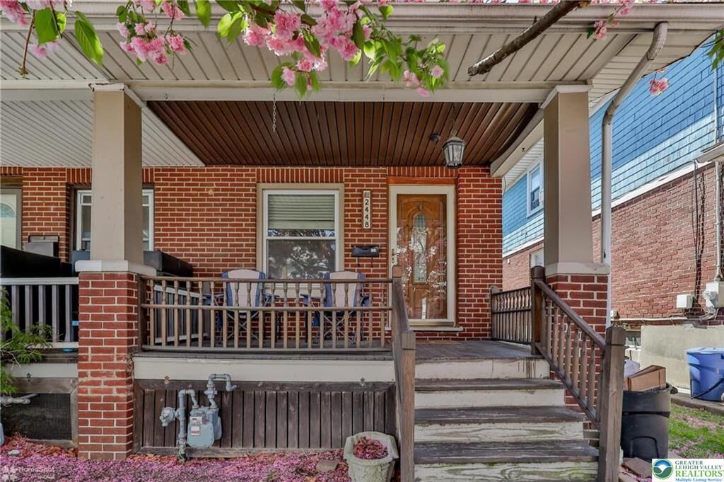 Property Photo:  2448 Birch Street  PA 18042 