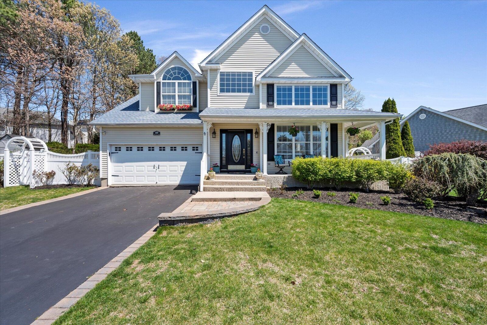 Property Photo: 40 Shadyview Crossing NY 11949