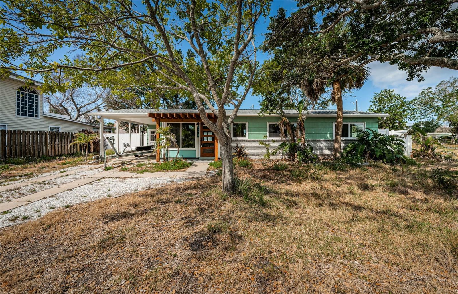 Property Photo: 3962 Poinsettia Drive FL 33706