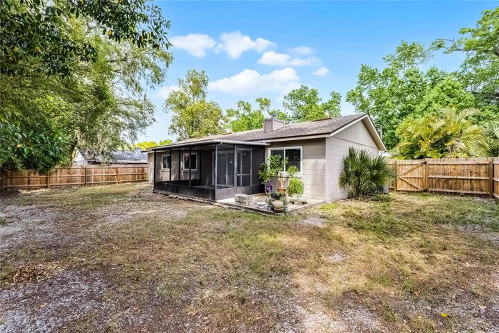 Property Photo: 314 E Bonnie Trail FL 32750