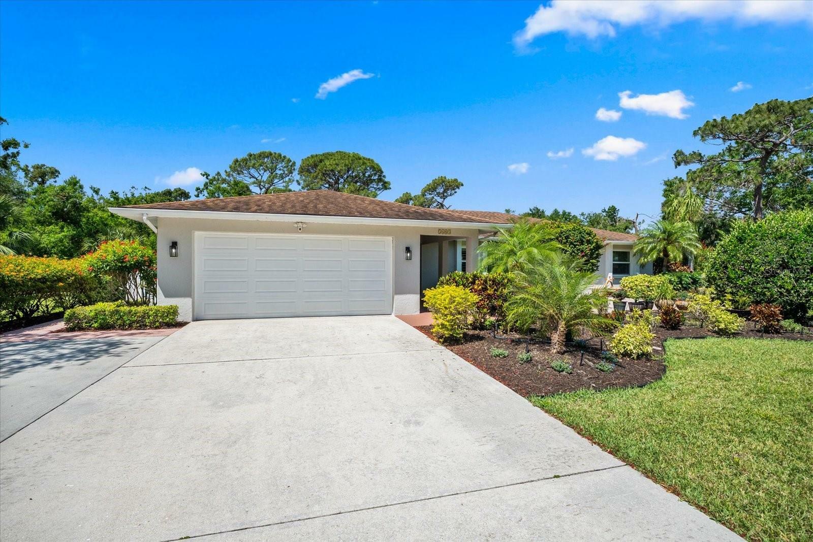 Property Photo: 5603 Ravenwood Drive FL 34243