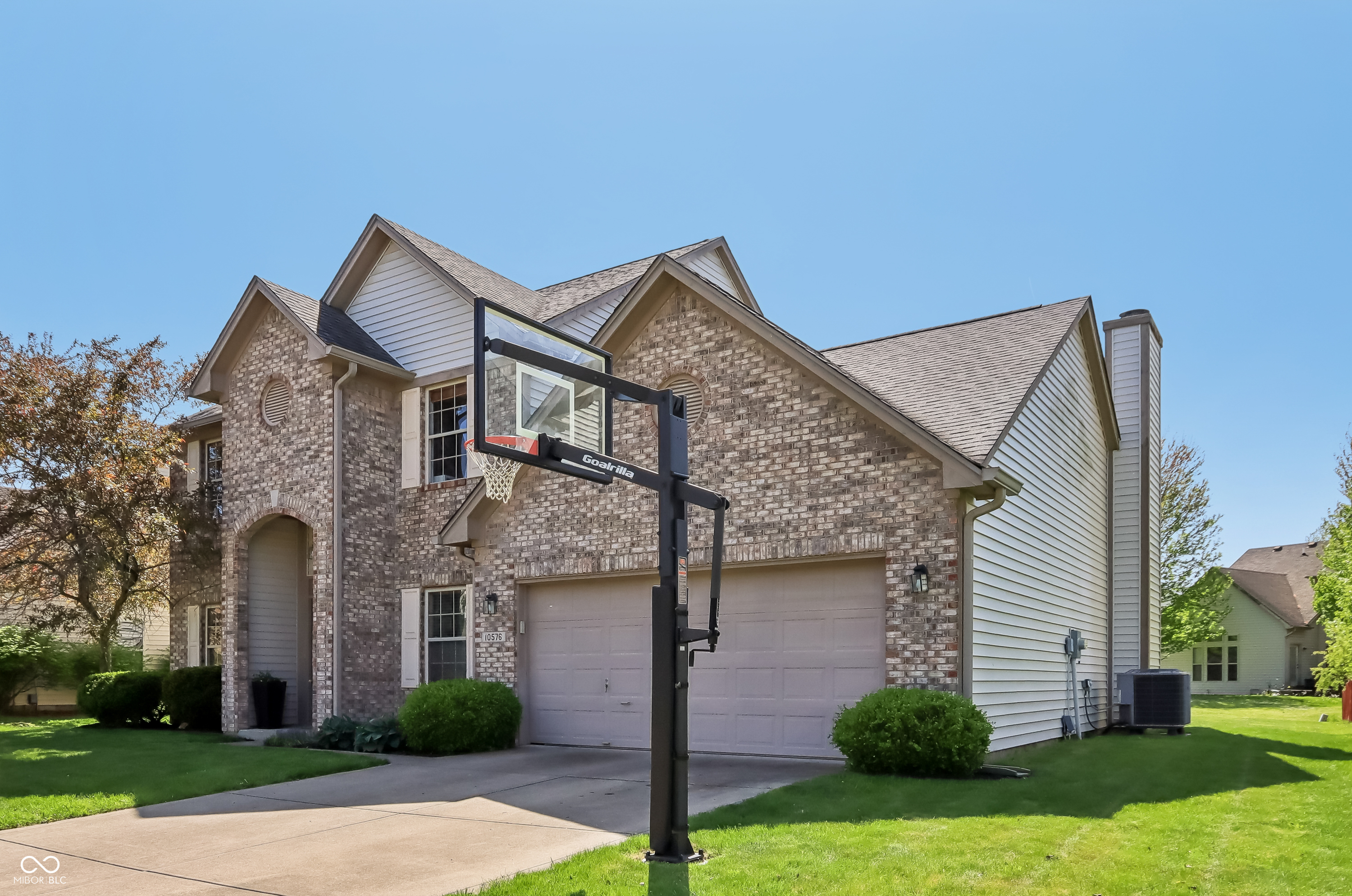 Property Photo: 10576 Greenway Drive IN 46037