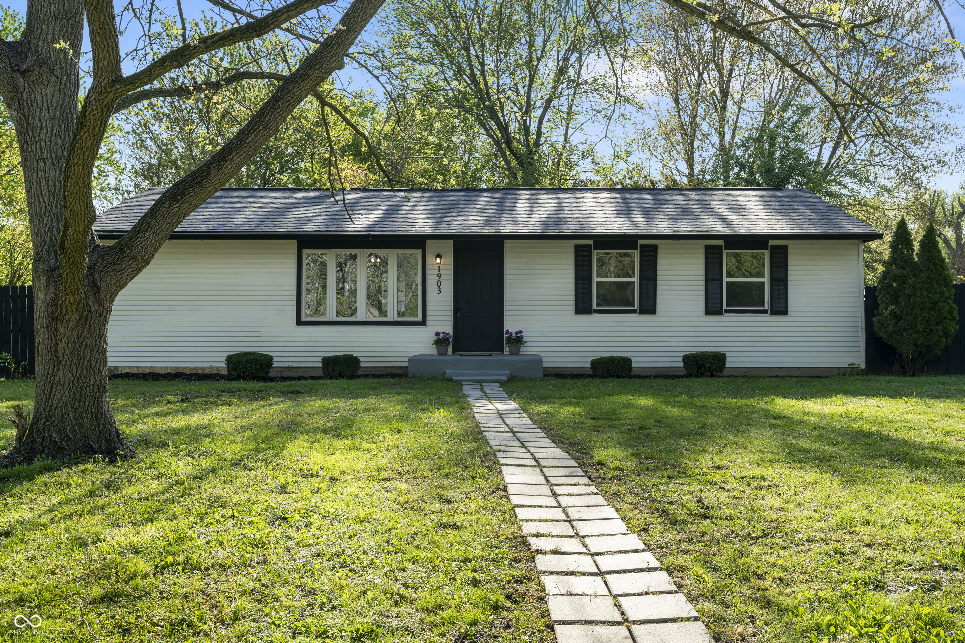 Property Photo: 1903 Danbury Drive IN 46231