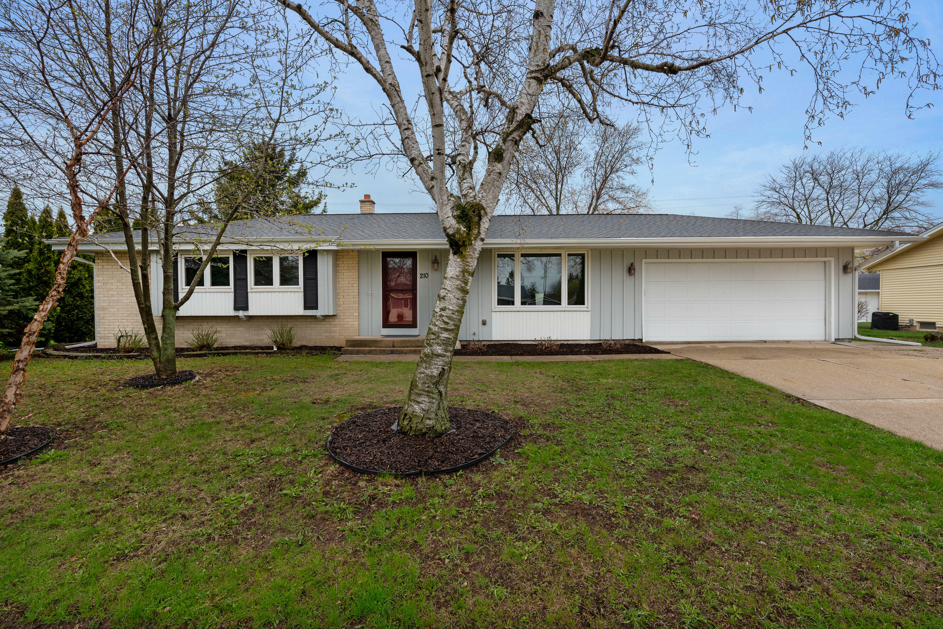 210 W Cedar St  Grafton WI 53024 photo