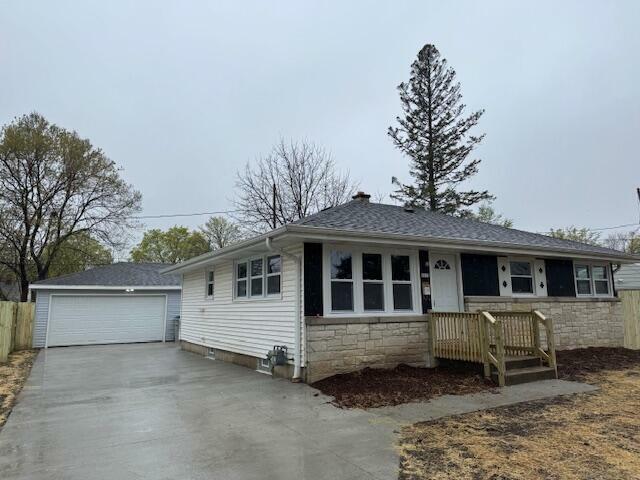 Property Photo: 6915 W Caldwell Ct WI 53218