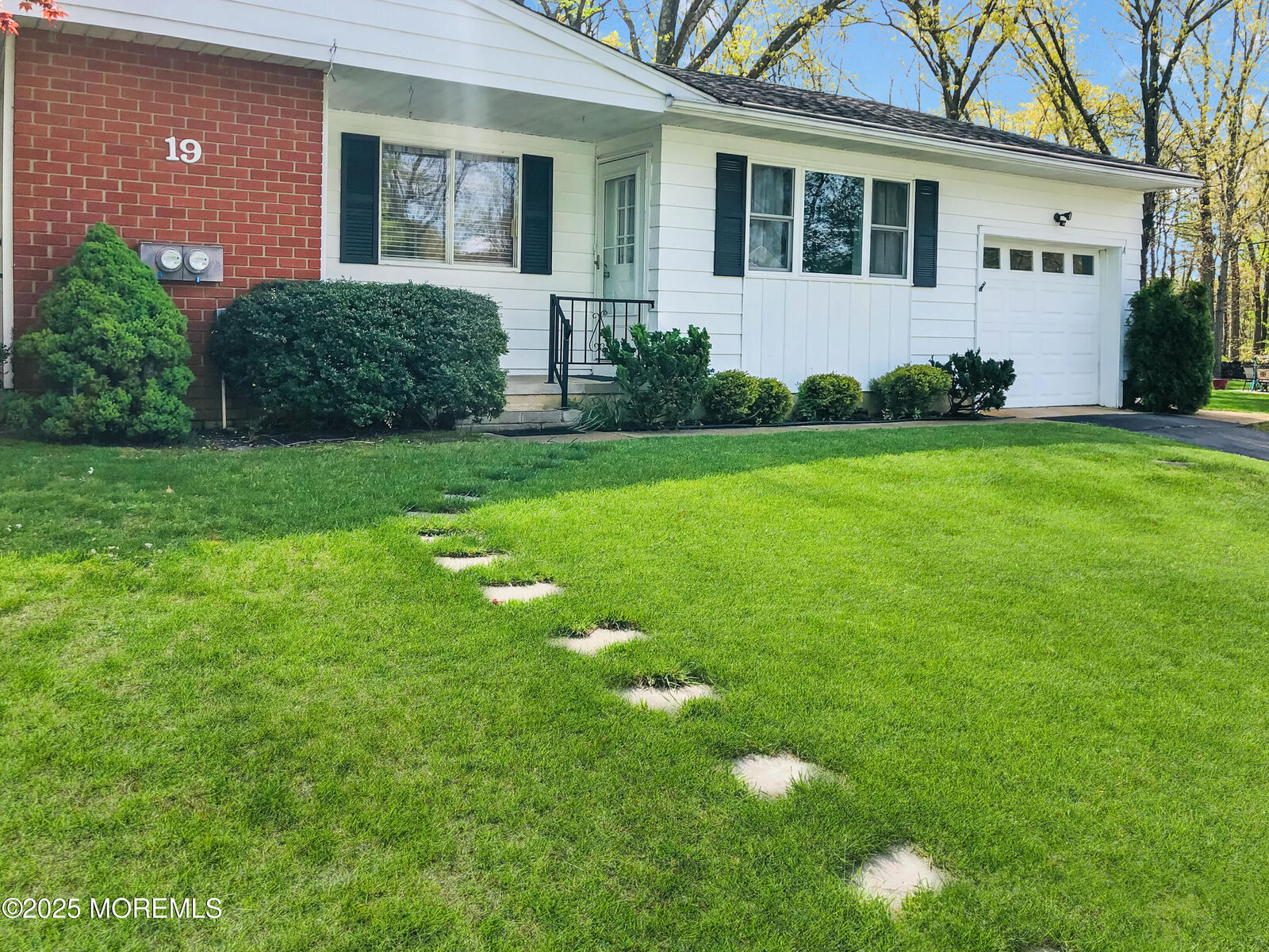 Property Photo:  19 Florida Drive  NJ 08759 