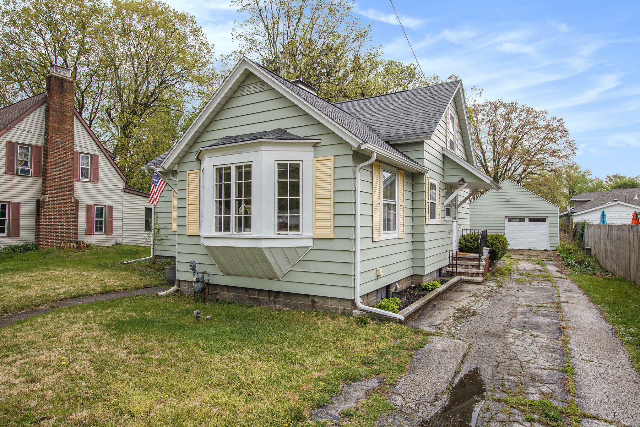 Property Photo: 304 N Detroit Street MI 49107
