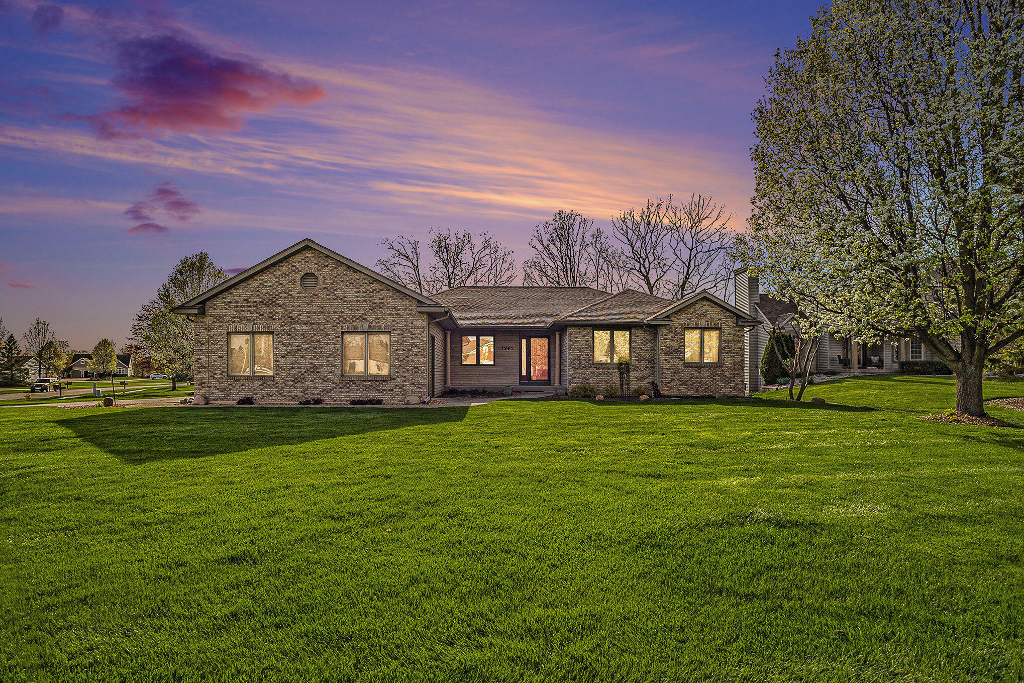 Property Photo: 7945 Oak Meadow Court MI 49426