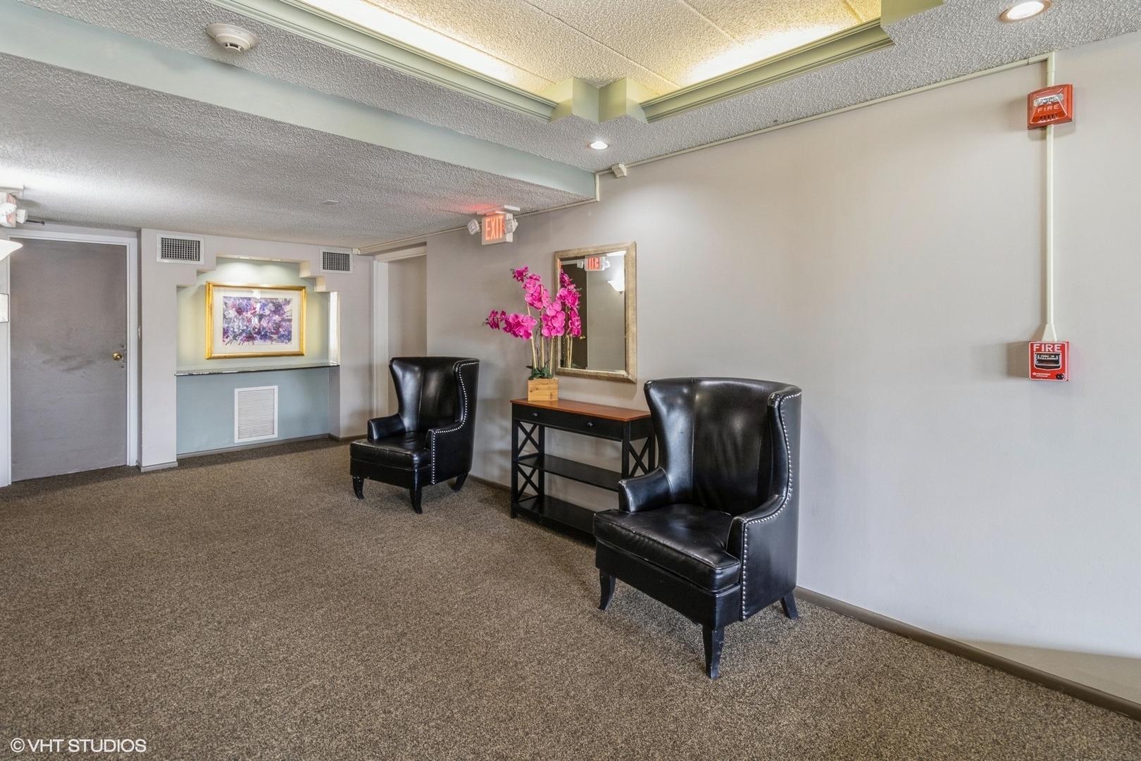 Property Photo: 1106 S New Wilke Road 101 IL 60005