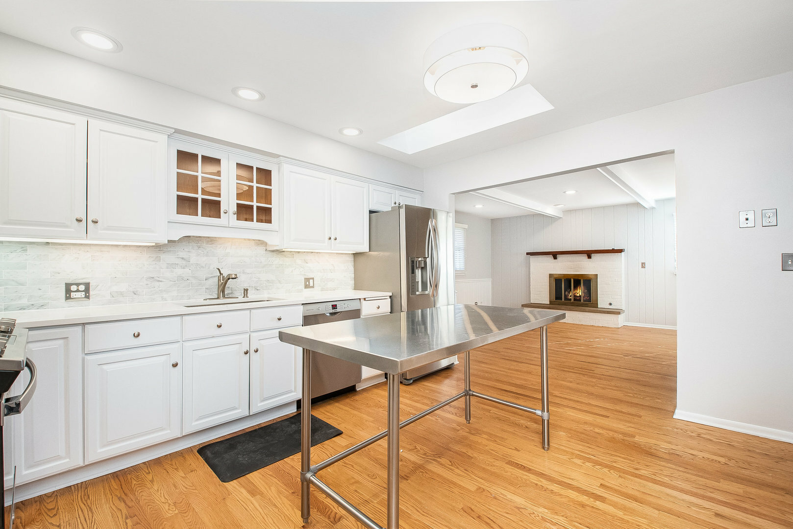 Property Photo: 370 Prairie Avenue IL 60540