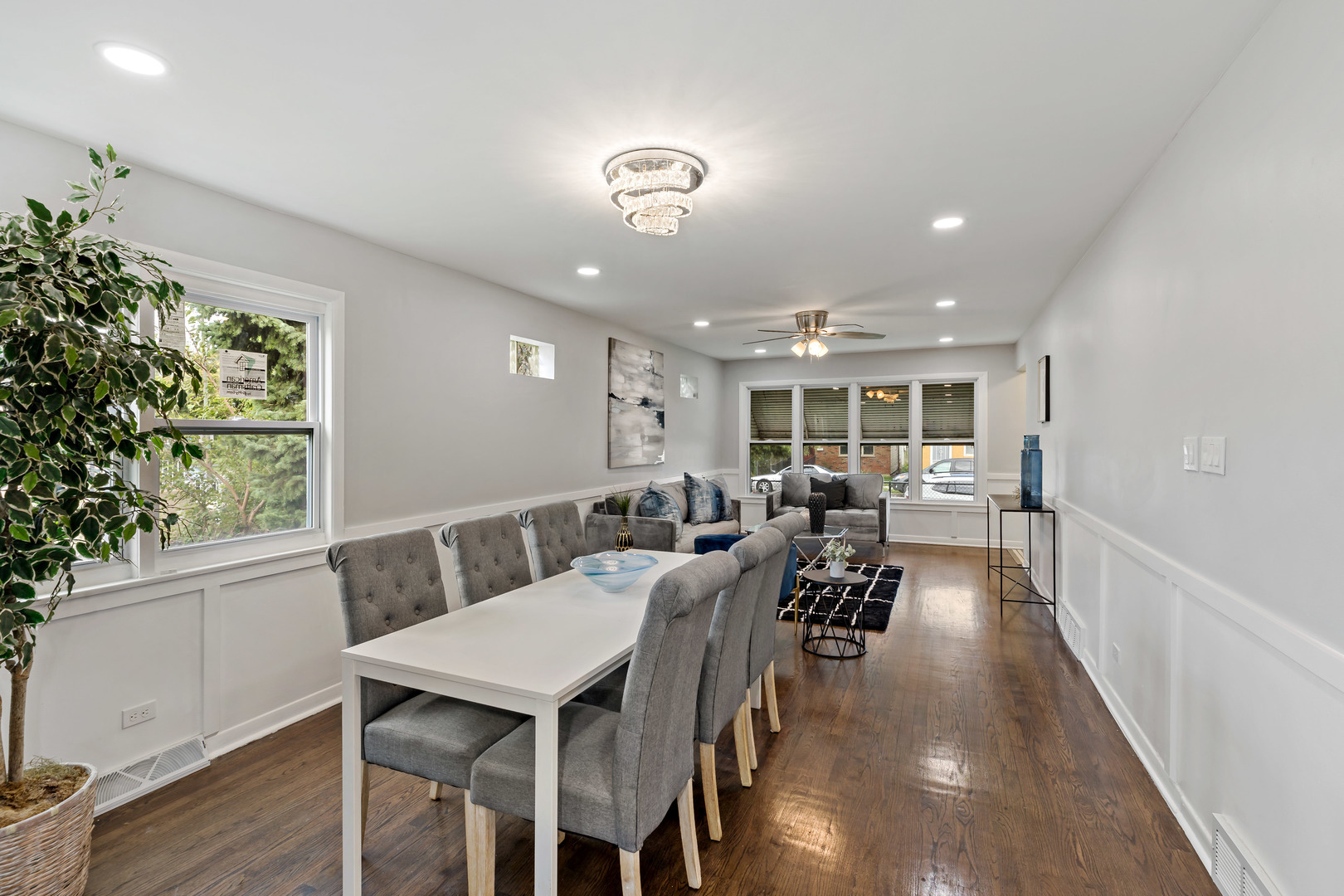 Property Photo: 1121 E 93rd Street IL 60619
