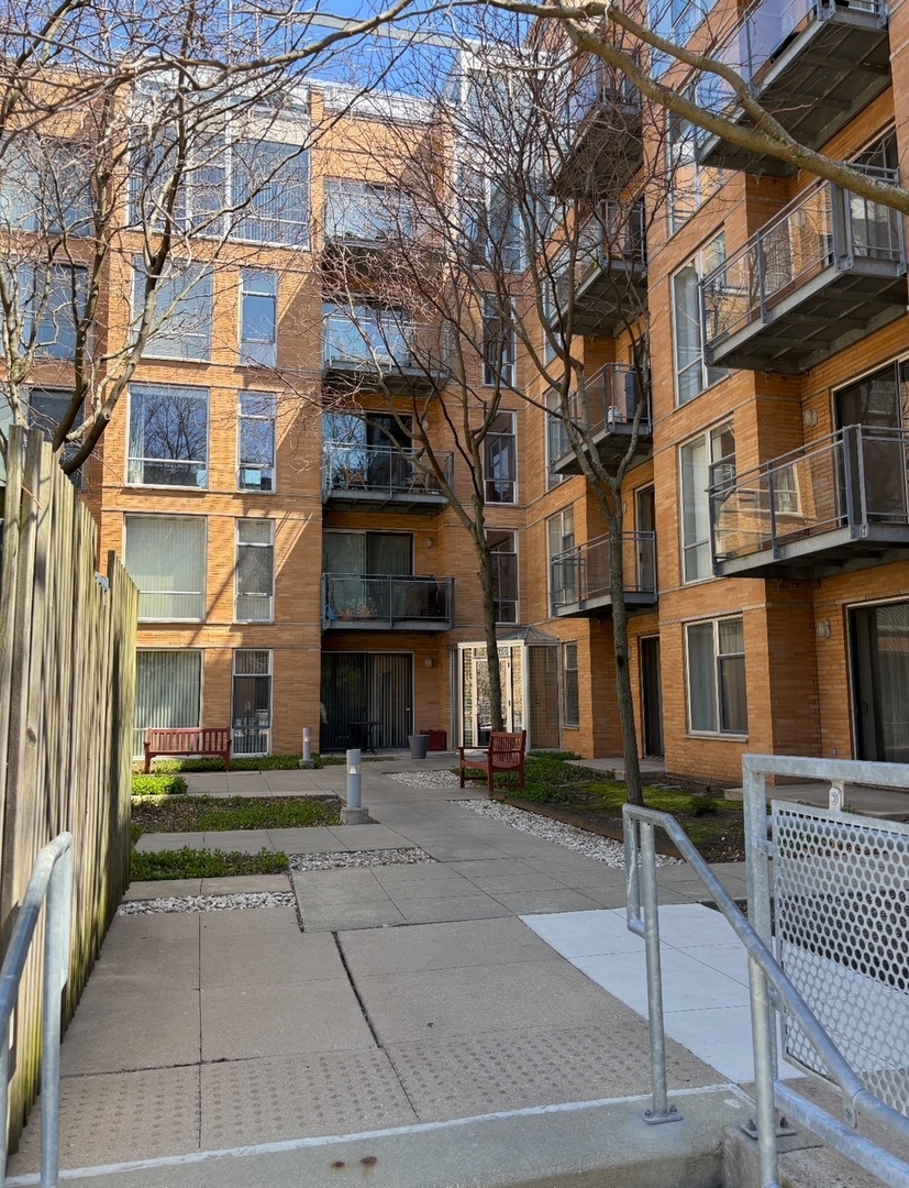 Property Photo: 1720 Oak Avenue 308 IL 60201