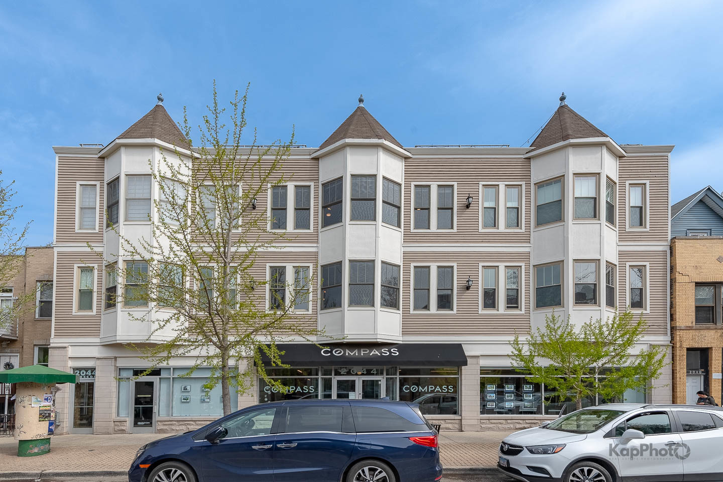 Property Photo: 2044 W Roscoe Street 2S IL 60618