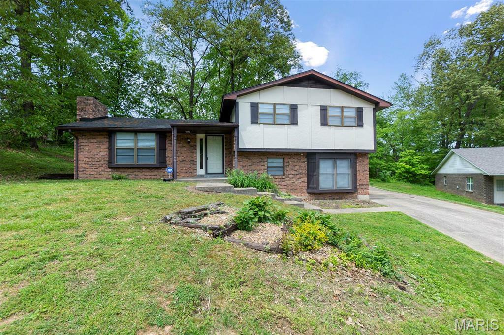Property Photo:  403 Shawnee Circle  MO 63755 