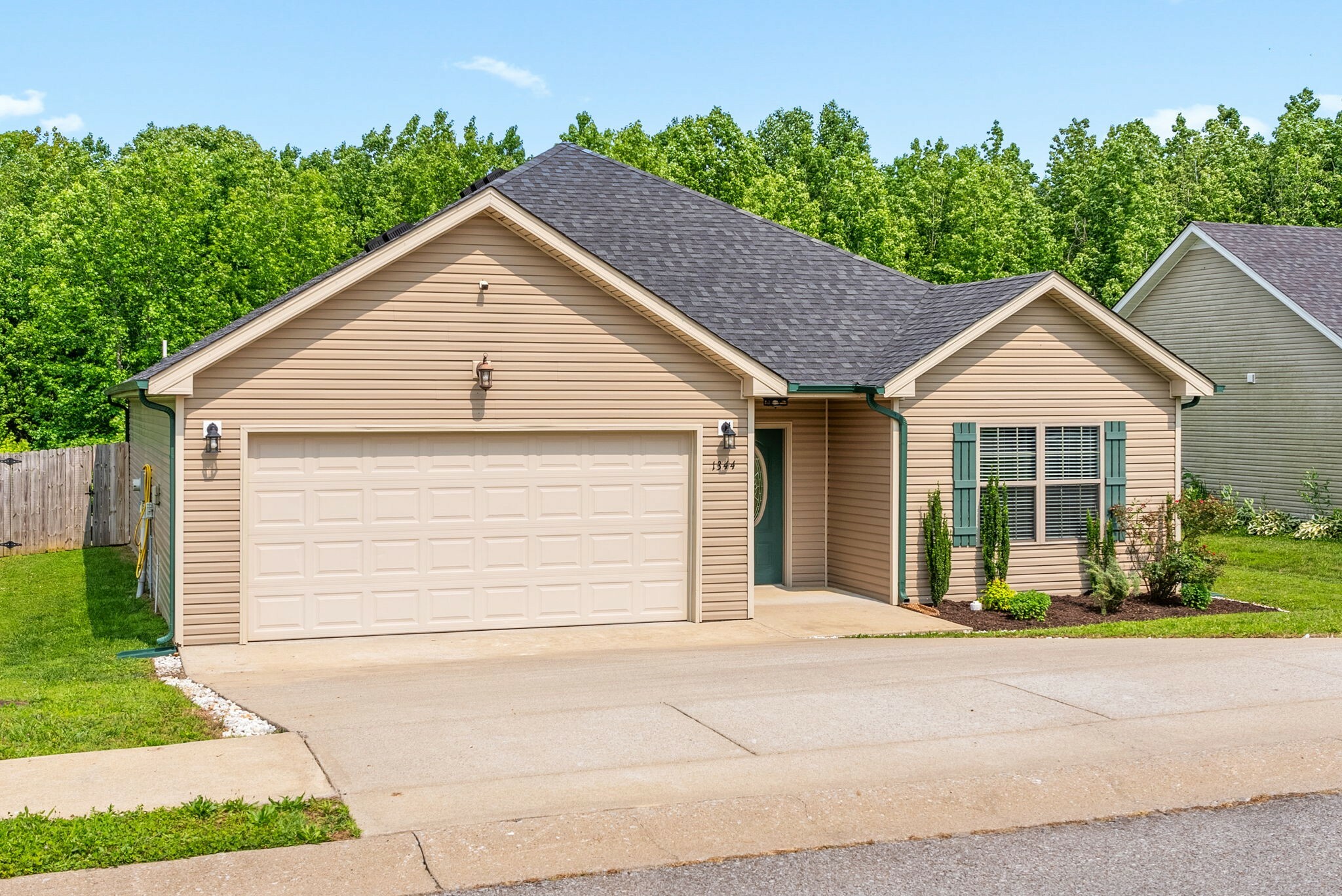 Property Photo: 1344 Freedom Dr TN 37042