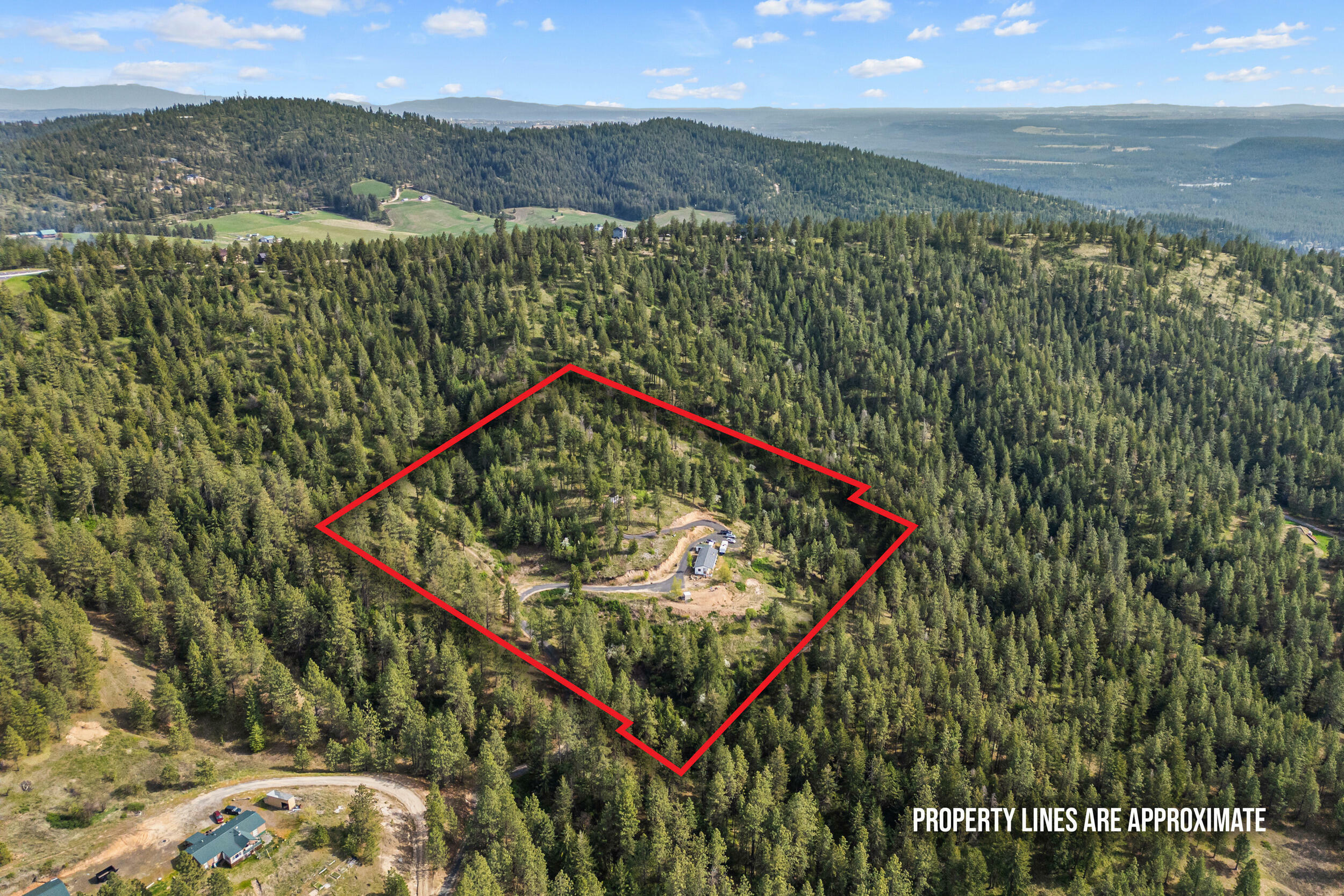 Property Photo: 5739 Weaver Way WA 99006