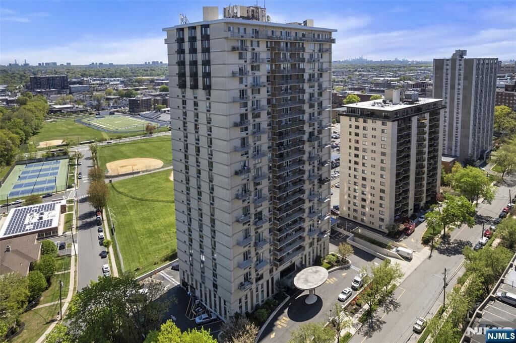 Property Photo: 160 Overlook Avenue 14D NJ 07601