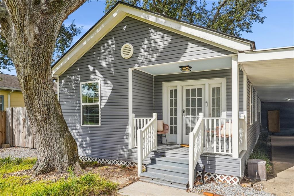 Property Photo: 608 Tullulah Avenue LA 70123