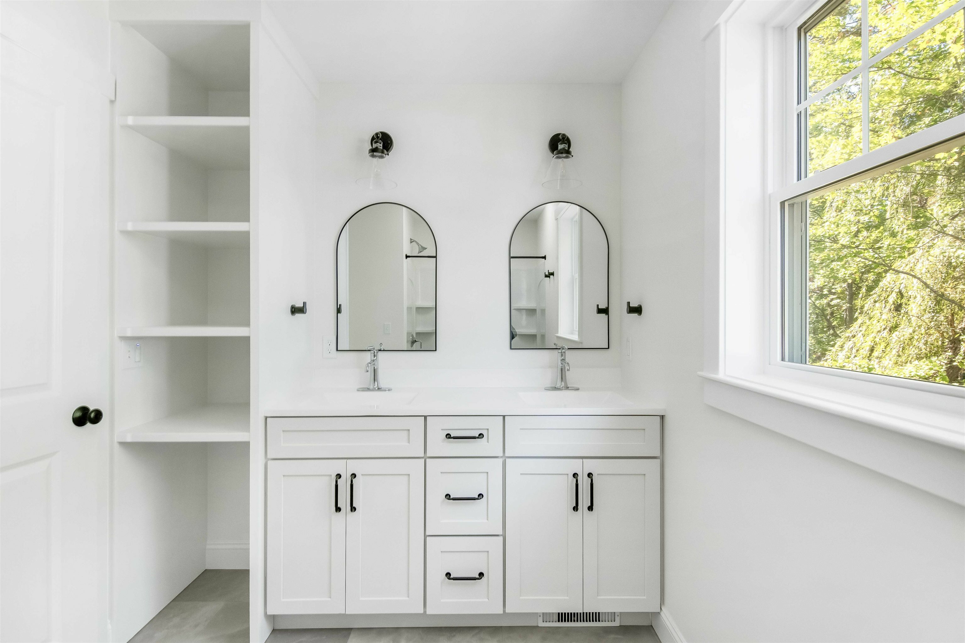 Property Photo: 1 Dogwood Circle VT 05468